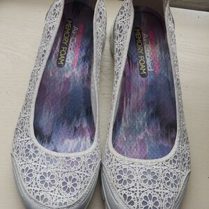Skechers Women’s Silver Lace Ballet Flats with Purple Tie-Dye Insole